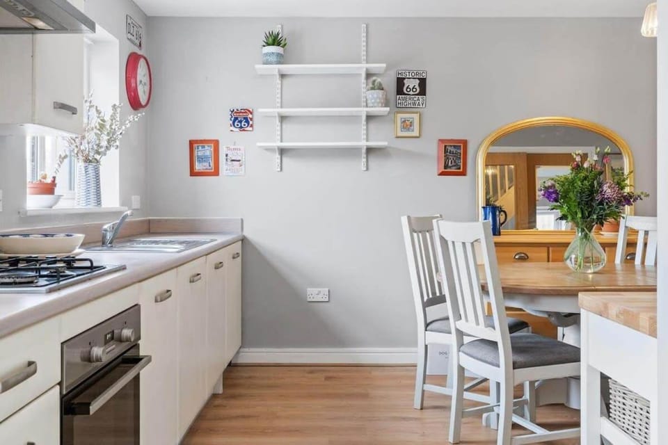 Modern Townhouse in Penryn with Private Parking House in England