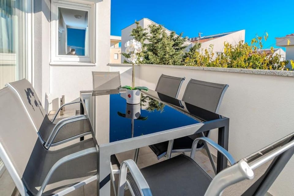 Nova Excellence modern apartment for 8 Apartment in Novalja