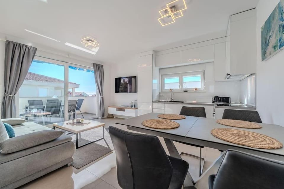 Nova Excellence modern apartment for 8 Apartment in Novalja