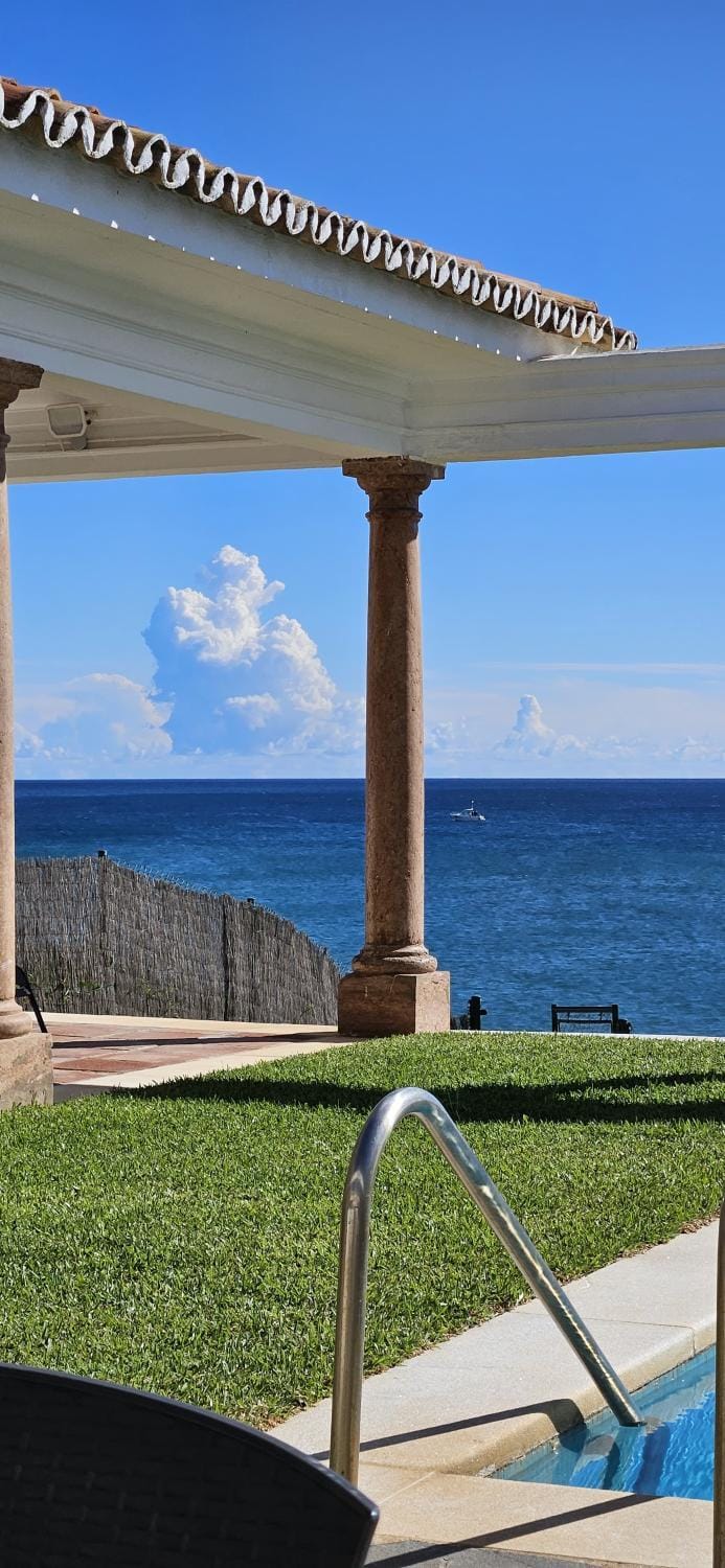 View (from property/room), Sea view, Swimming pool