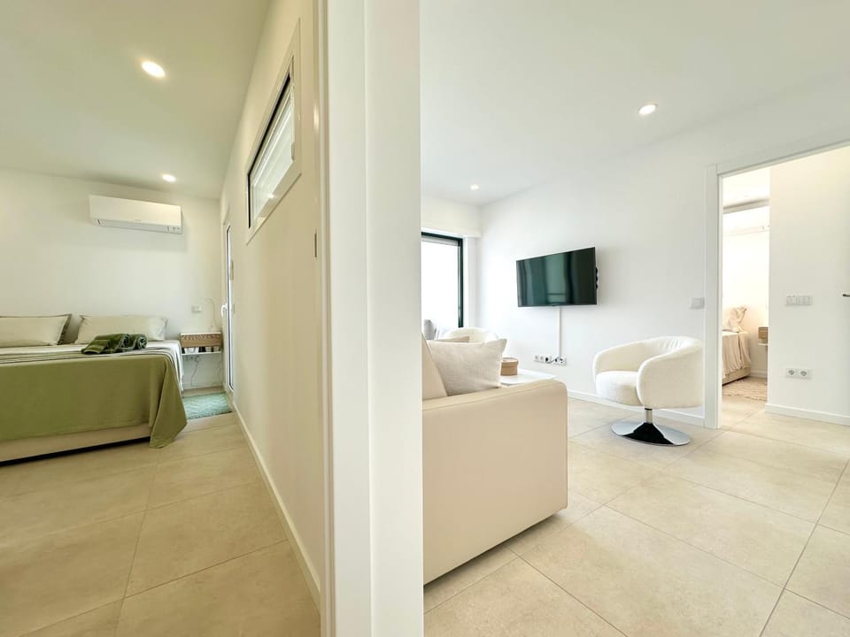 Apt GH - 50 meters from beach Apartment in Faro District