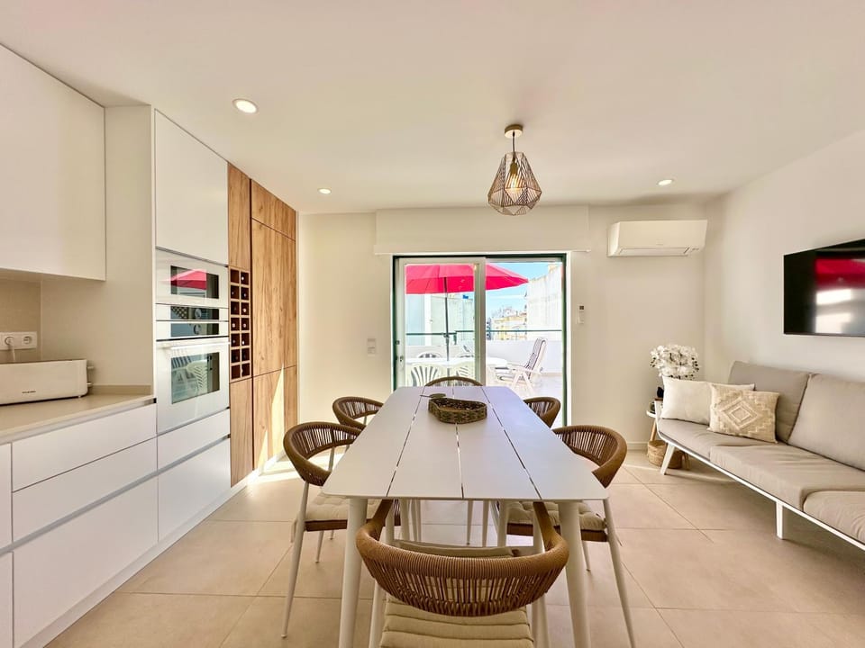 Apt GH - 50 meters from beach Apartment in Faro District