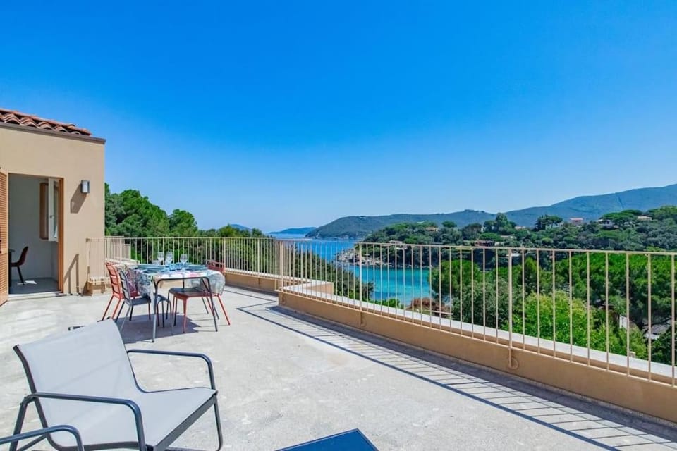 Baia di Spartaia 1 Apartment in Tuscany
