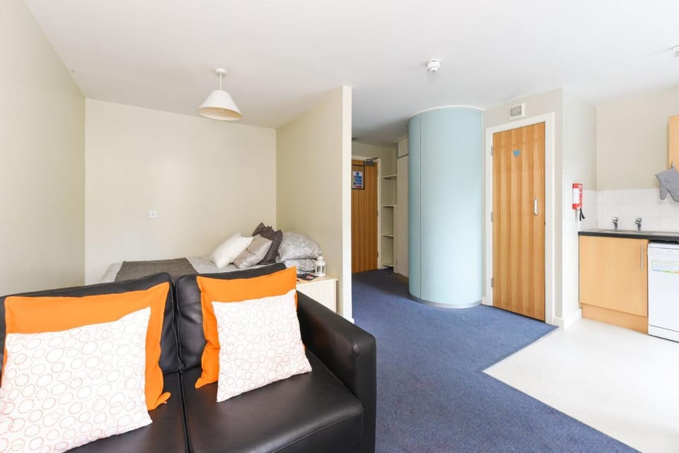 For Student Only Student Roost Gibson Street Apartment in Glasgow