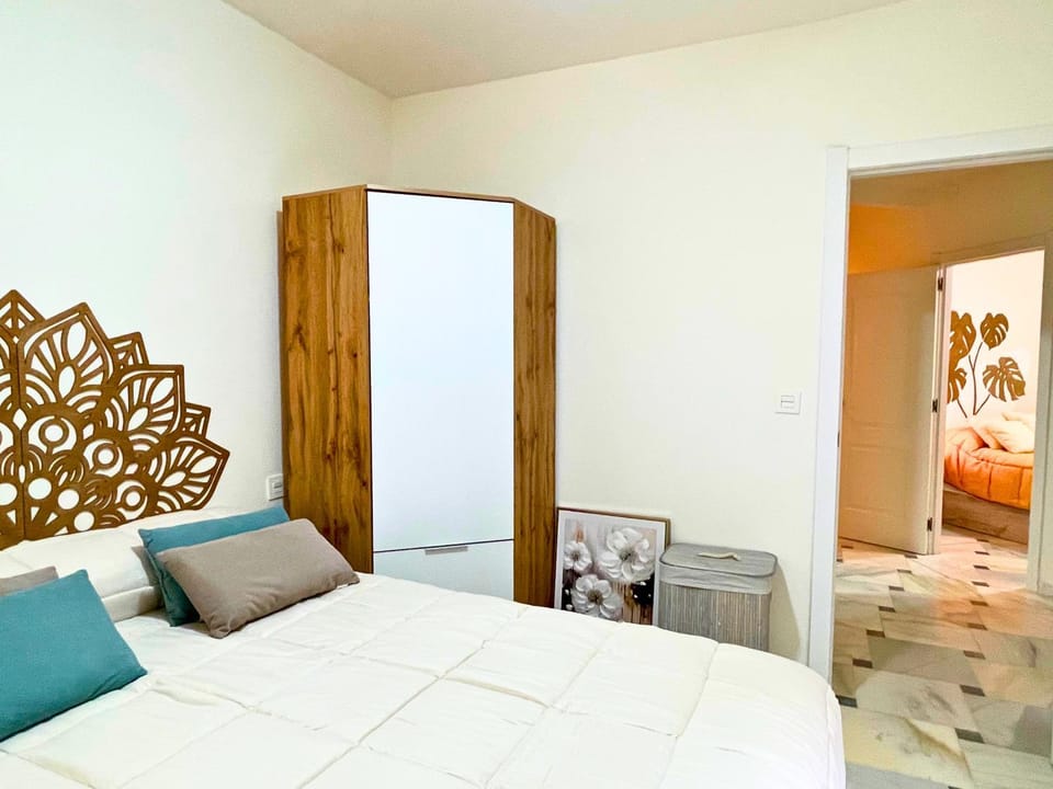 Bed, Living room, Photo of the whole room, Seating area, Bedroom, wardrobe
