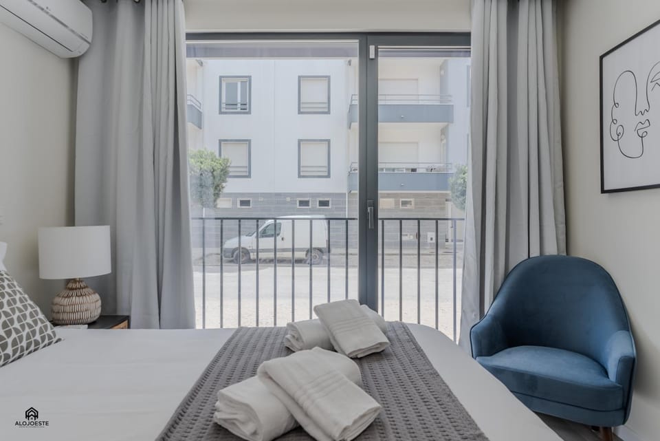 Bed, Balcony/Terrace, Living room, Bedroom