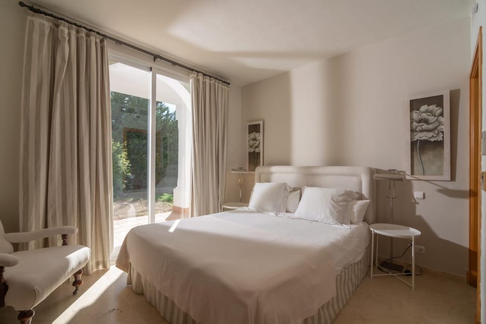 Property building, Living room, Bedroom