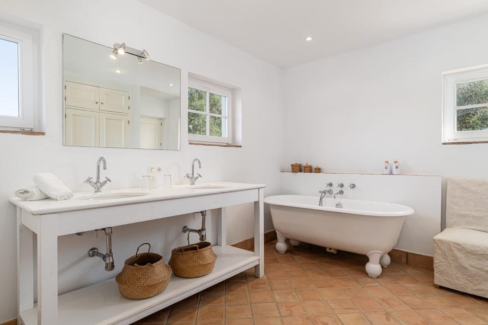 Bathroom, Living room