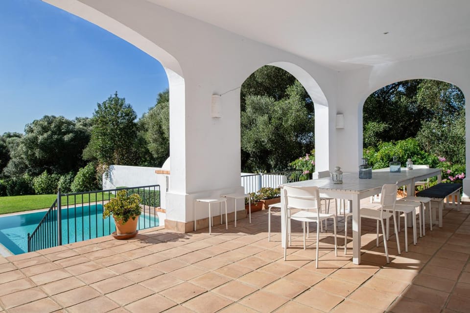 Property building, Balcony/Terrace, Living room, Swimming pool