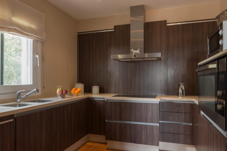 Kitchen or kitchenette, Living room