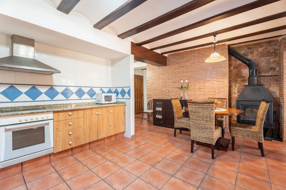 Property building, Kitchen or kitchenette, Living room