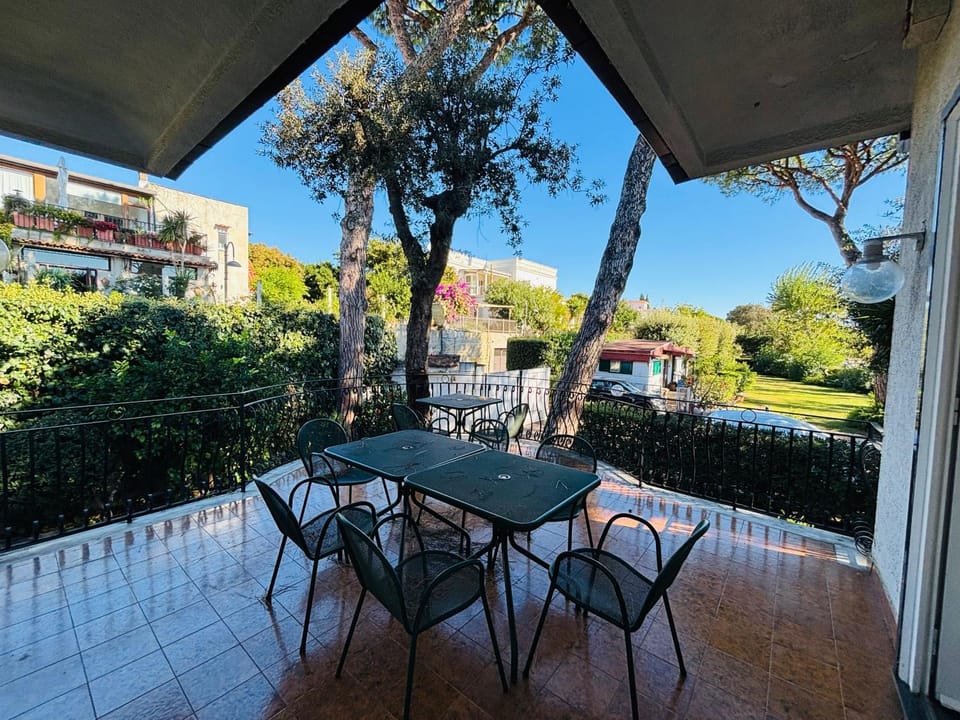 Balcony/Terrace, Garden view