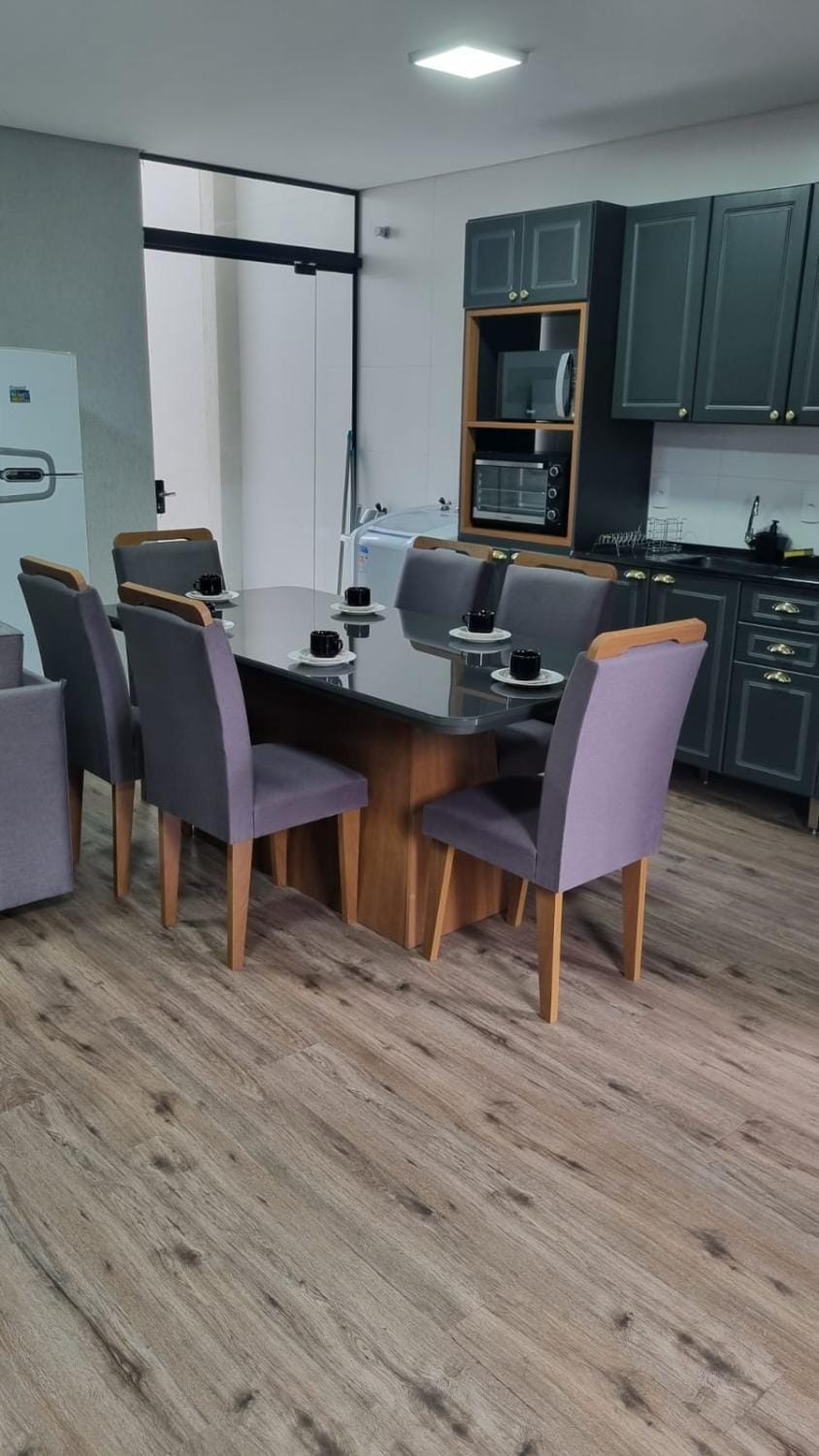 Kitchen or kitchenette, Dining area, stove