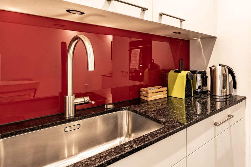 Coffee/tea facilities, On site, kitchen