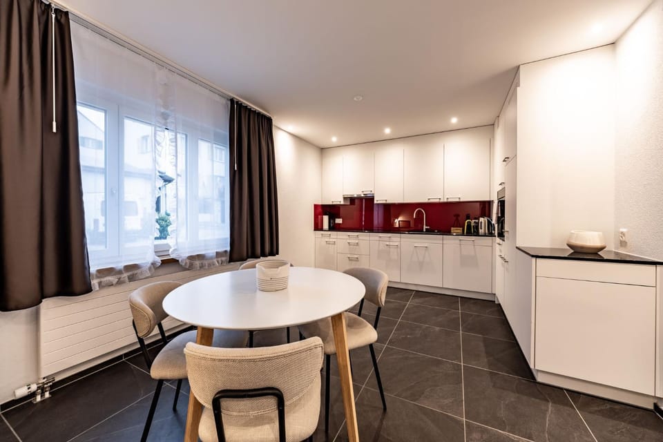 Seating area, Dining area, kitchen