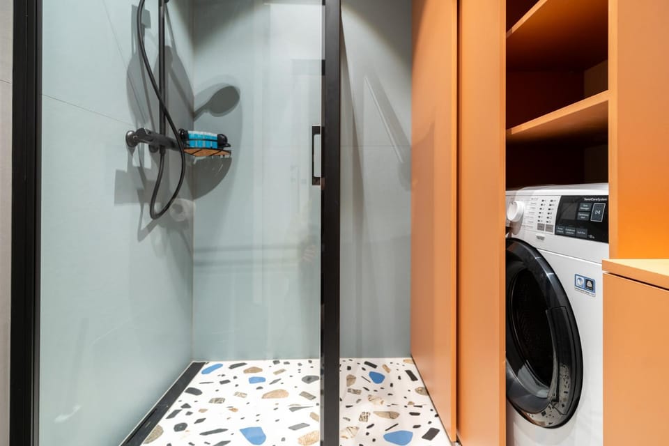 Shower, Bathroom, washing machine