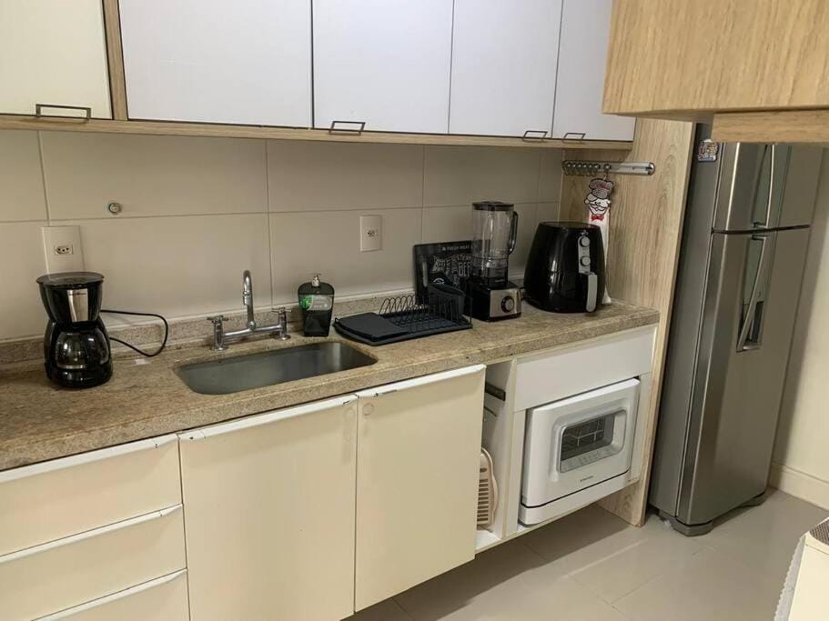 Apartamento com Acesso Exclusivo para a Praia Apartment in Florianopolis
