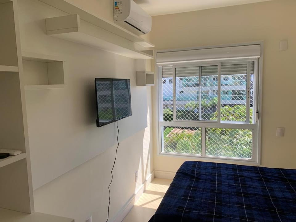 Apartamento com Acesso Exclusivo para a Praia Apartment in Florianopolis