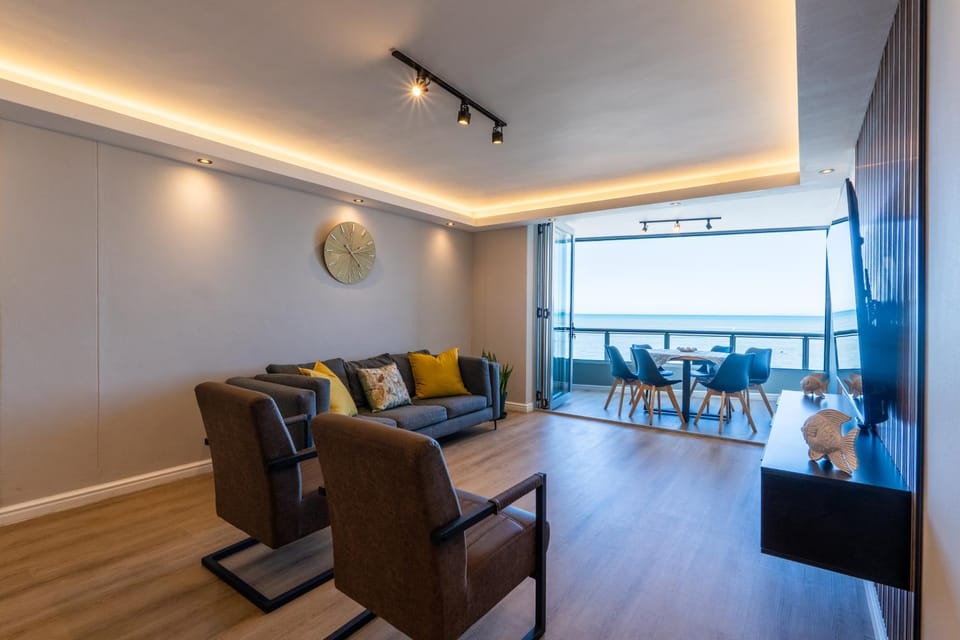 419 Ocean Breeze Apartment hotel in Cape Town