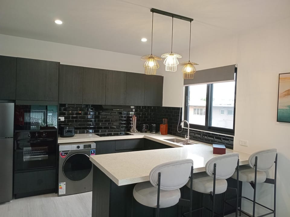 Dining area, kitchen