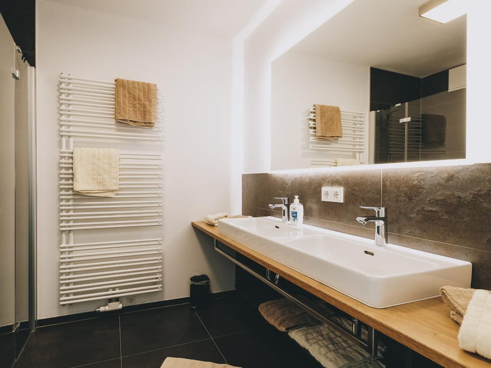 Bathroom, towels