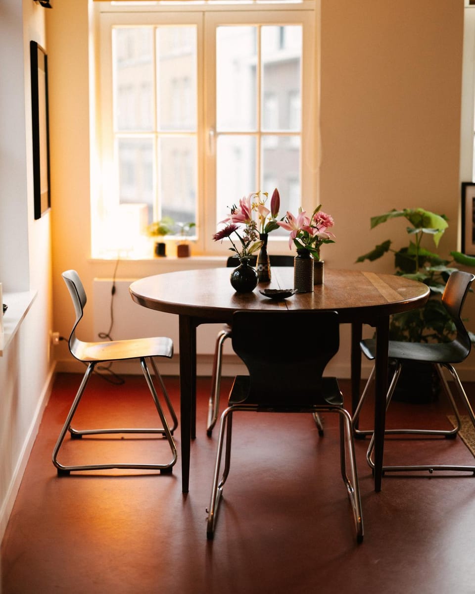Seating area, Dining area