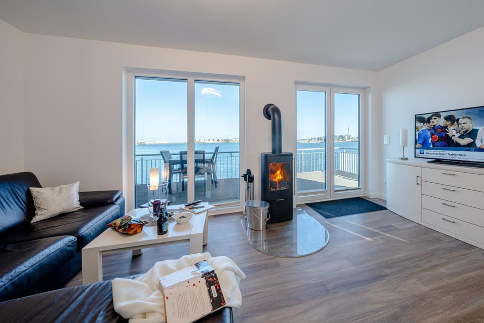 TV and multimedia, Living room, Seating area, Sea view