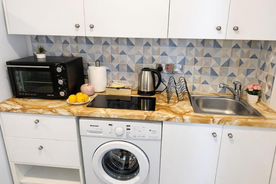 prime location! - 400m from the beach Apartment in Paphos