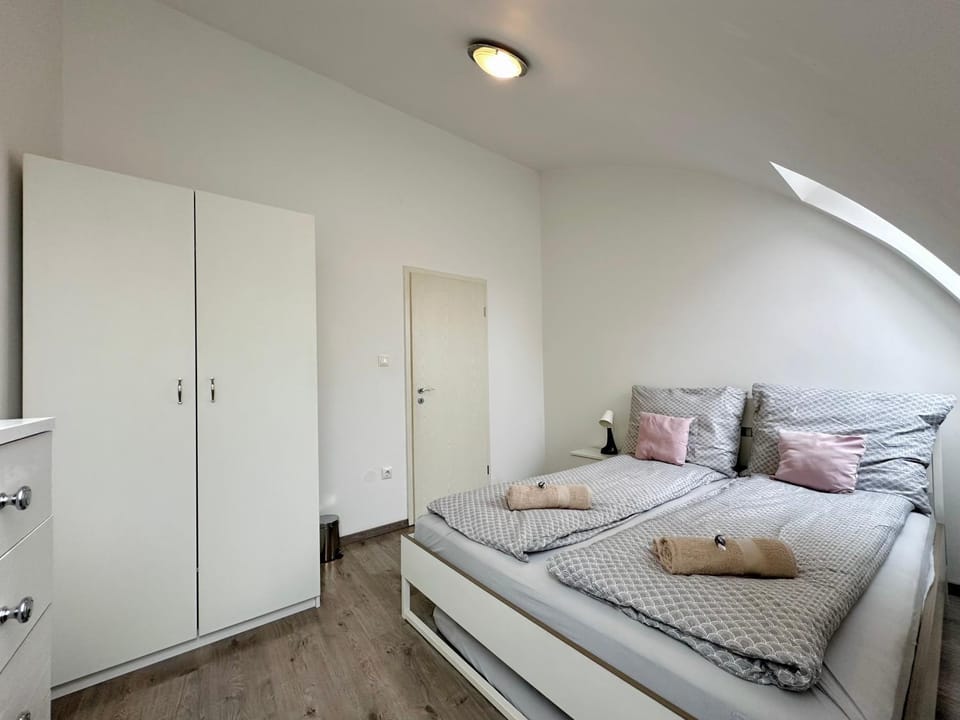 FREE PARKING - Stargate Budapest Apartment in Budapest