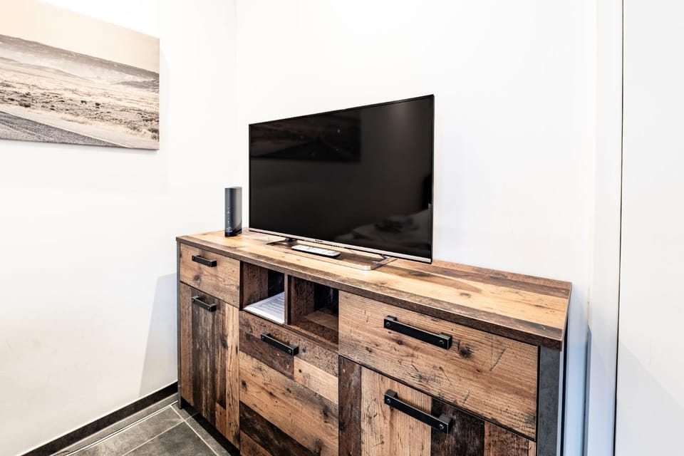 TV and multimedia, Decorative detail, furniture