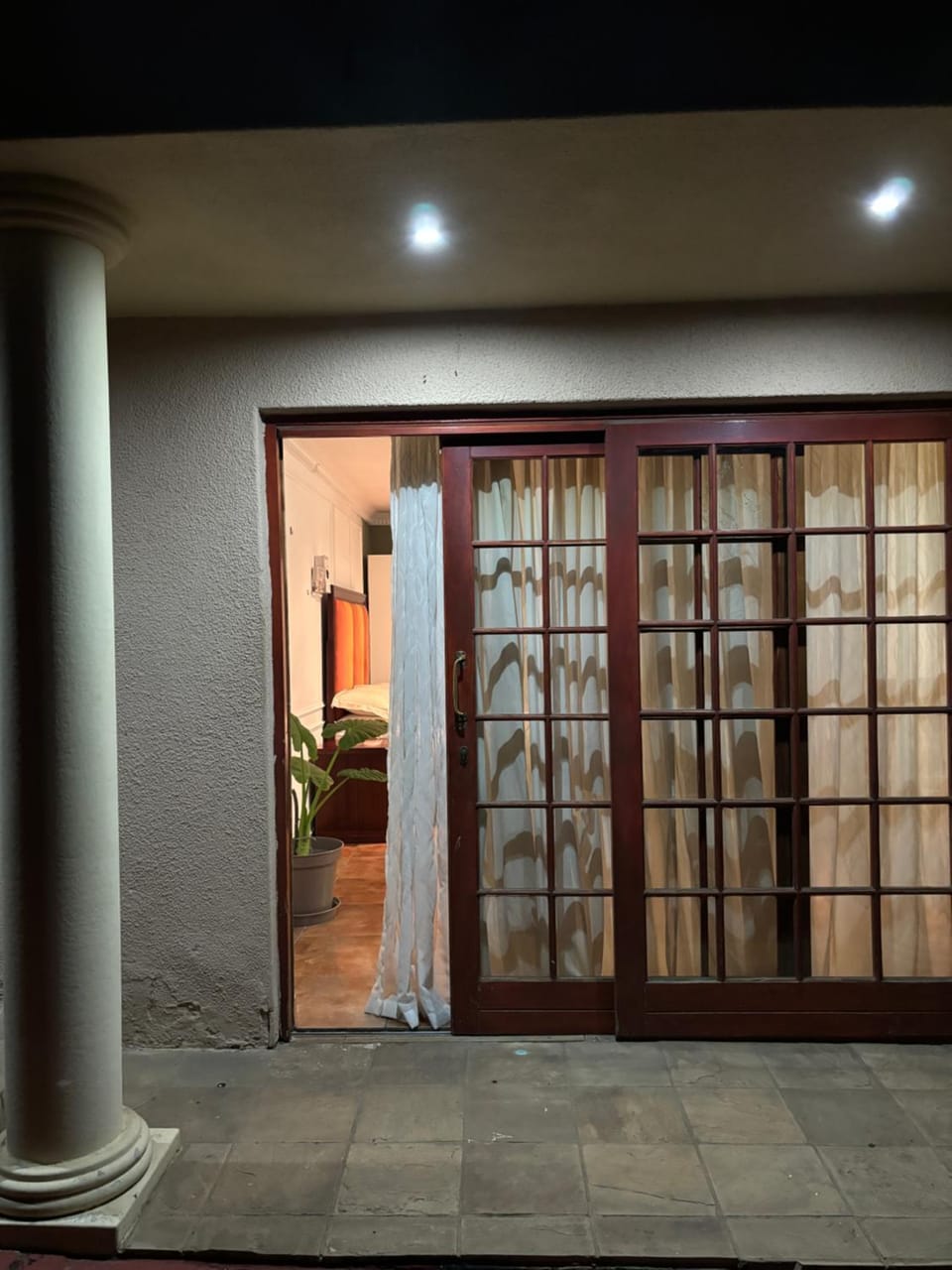 Facade/entrance