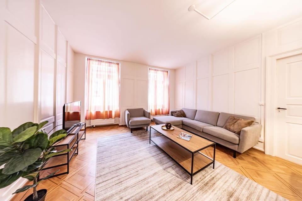 TV and multimedia, Living room, Seating area, furniture