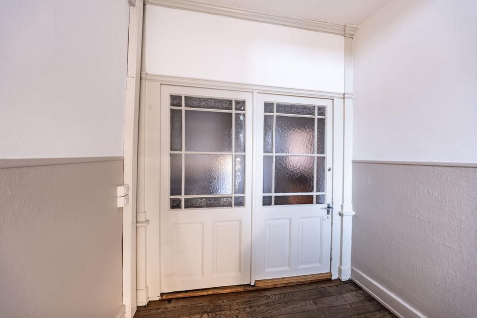 Property building, Facade/entrance, On site, Location