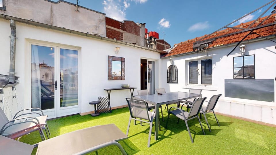 Day, View (from property/room), Balcony/Terrace, Living room, Dining area