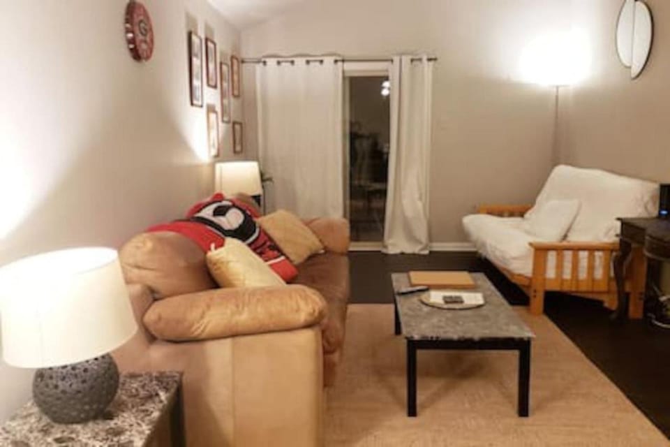 Walk to Sanford Stadium DT view Dawg Friendly Apartment in Athens