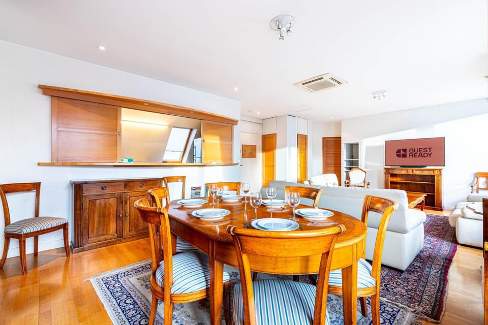 GuestReady - Spacious Comfort in the 8th Apartment in Paris