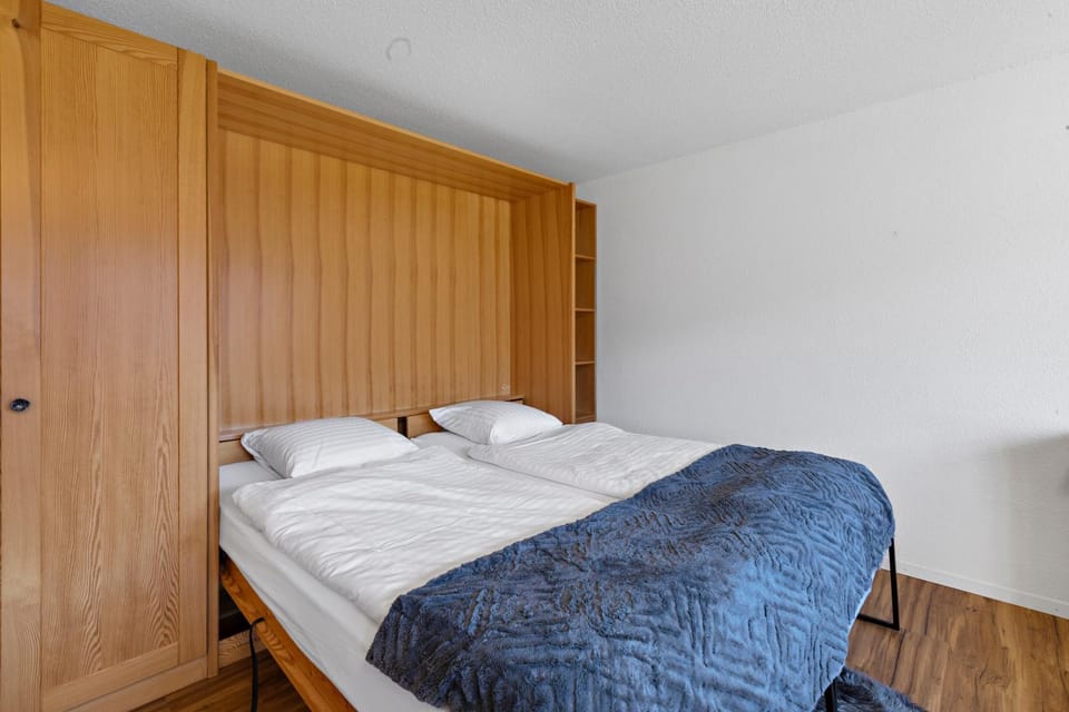 Bed, wardrobe