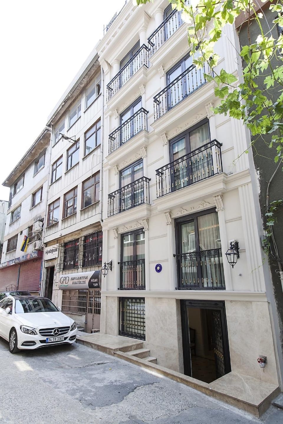 Property building, Facade/entrance