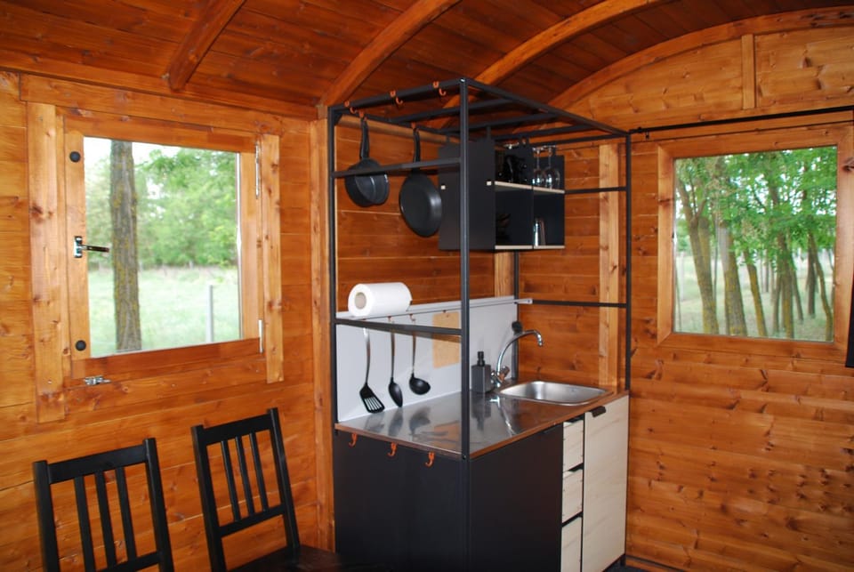 View (from property/room), Kitchen or kitchenette