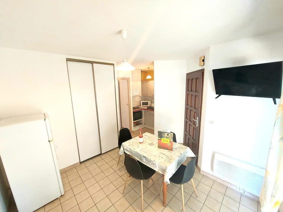 TV and multimedia, Dining area