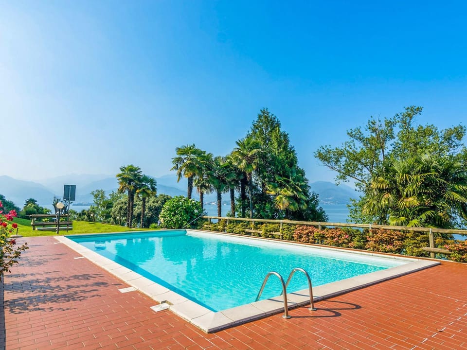Lake view, Mountain view, Swimming pool