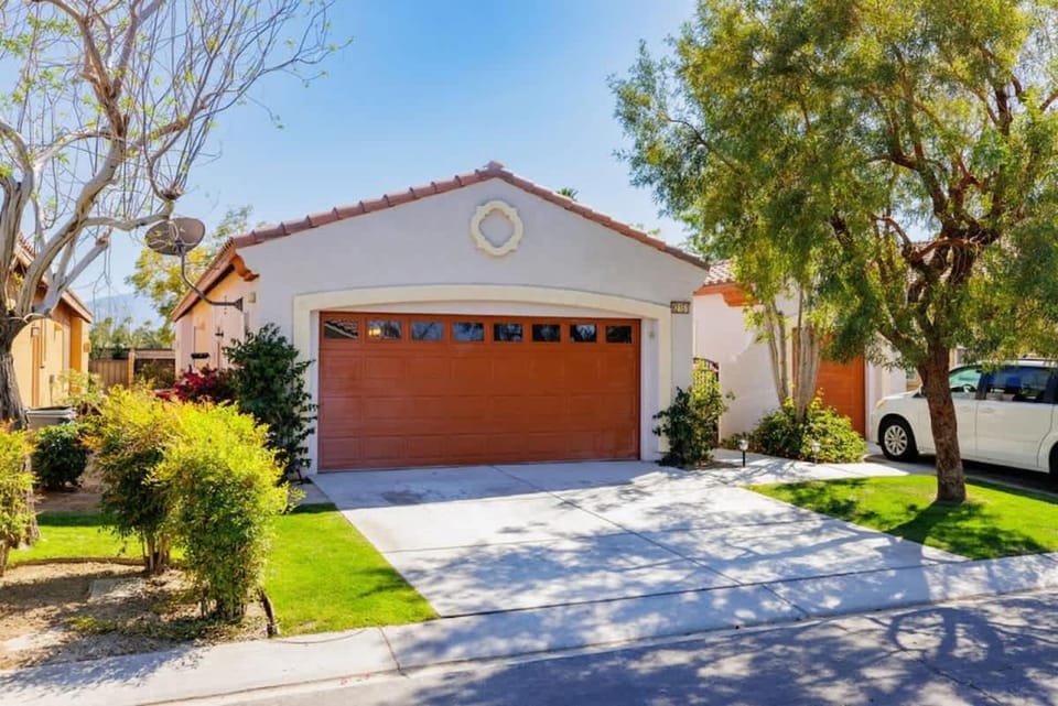 Casa Burton 82151 Burton Ave, Indio, CA 92201 House in La Quinta