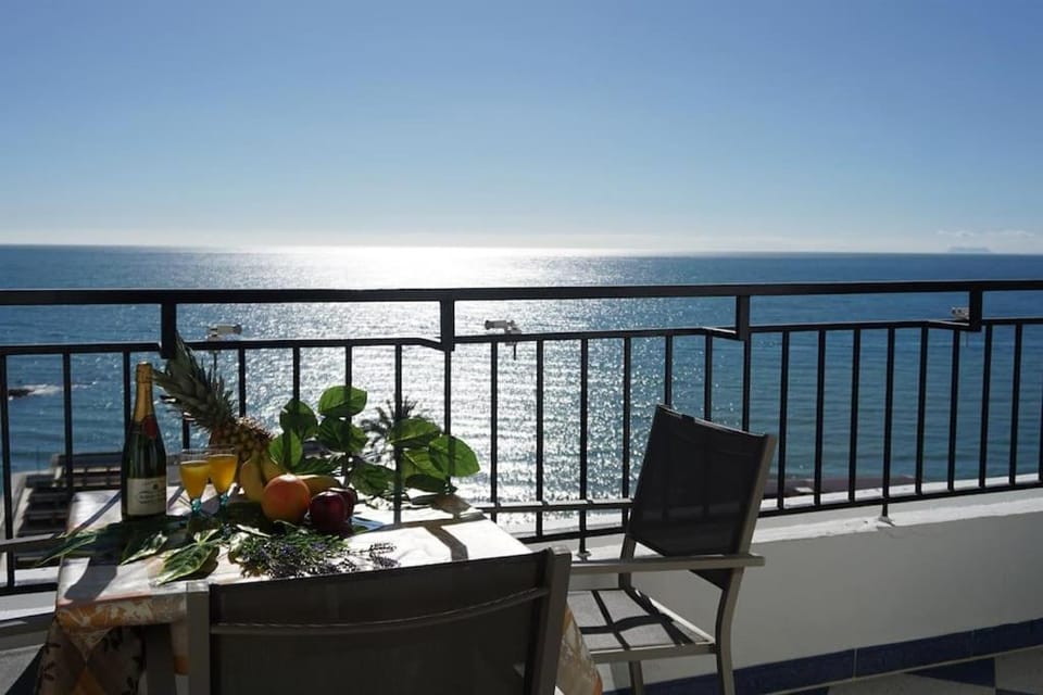 Skol 945B First Line Beach South facing 2 bedroom Apartment in Marbella