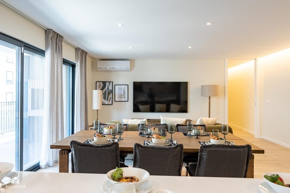 Living room, Dining area, air conditioner