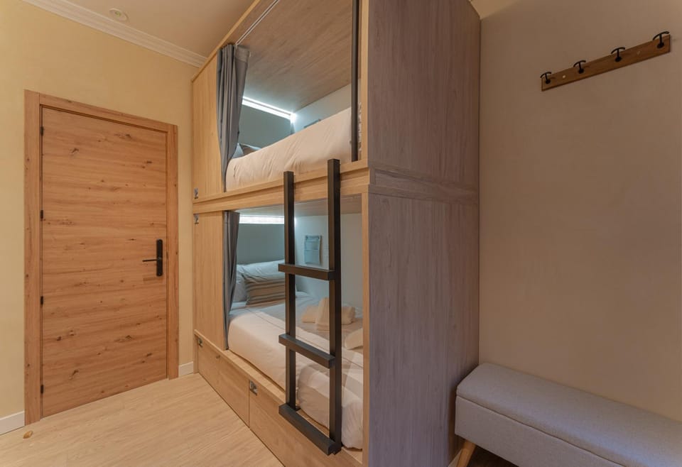 Bed, Bedroom, bunk bed