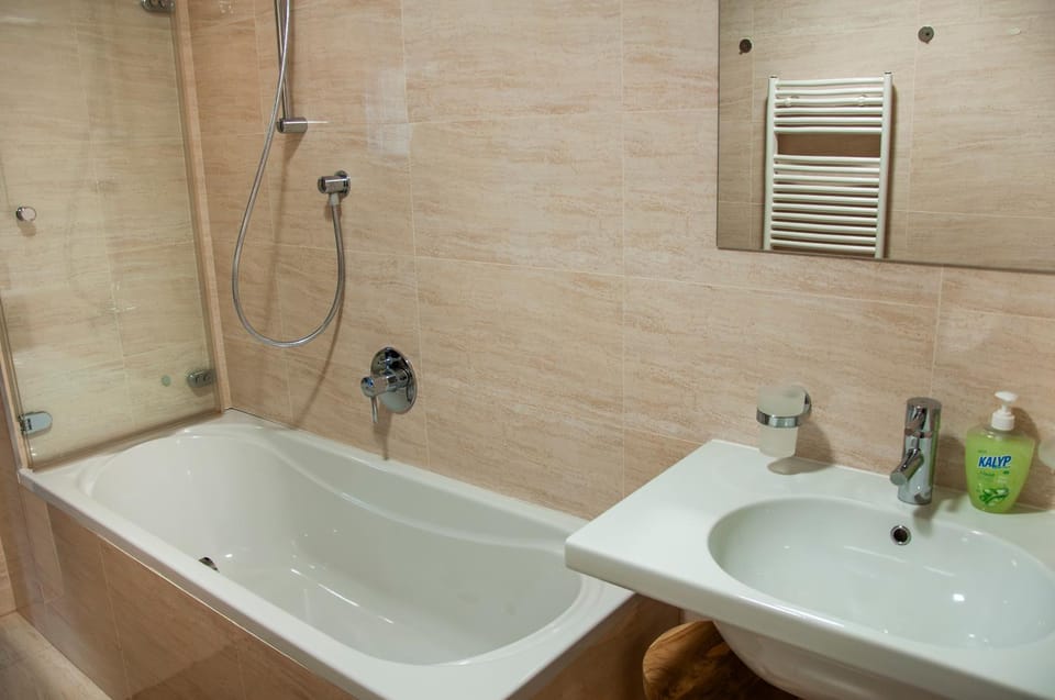 Bathroom, Bath