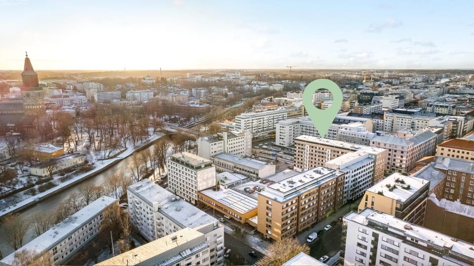 Day, Bird's eye view, Location