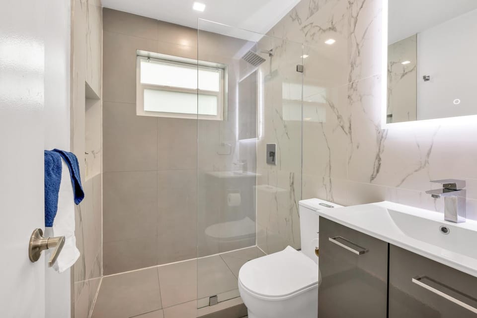 ULTRA peaceful 2 bedroom beach&boardwalk apartment Apartment in Hollywood Beach
