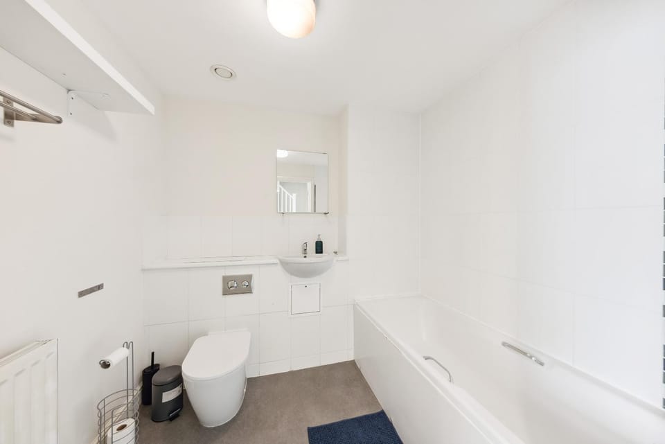 Cosy Retreat in Ashford city centre with Hot tub Apartment in Ashford