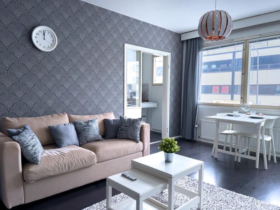 Living room, Seating area, Dining area, internet